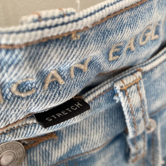 American Eagle high waisted mom jean - Picture 3 of 8